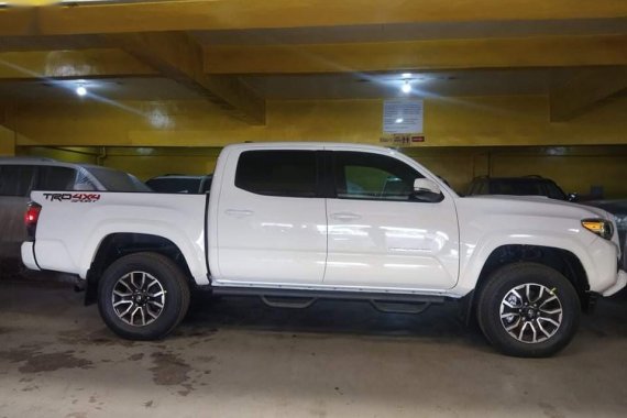 Selling Toyota Tacoma 2021