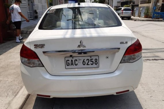  White Mitsubishi Mirage G4 2015