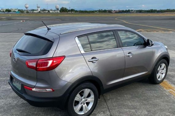 Selling 2012 Kia Sportage 