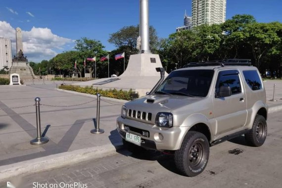 Selling Suzuki Jimny 2003 