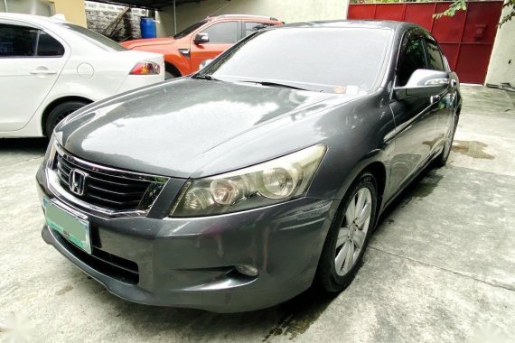 Selling Honda Accord 2010