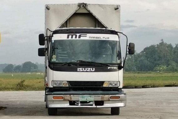 Isuzu Forward 1999