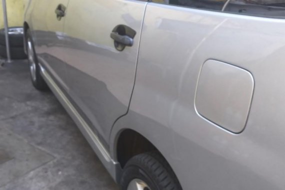 Selling Brightsilver Toyota Innova 2012 in Las Pinas