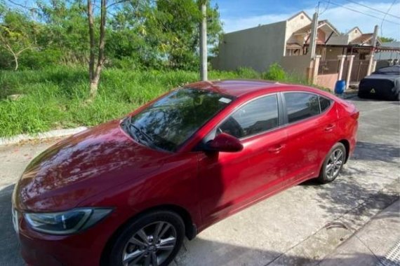 Selling Hyundai Elantra 2016