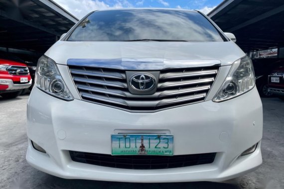 Selling Toyota Alphard 2011