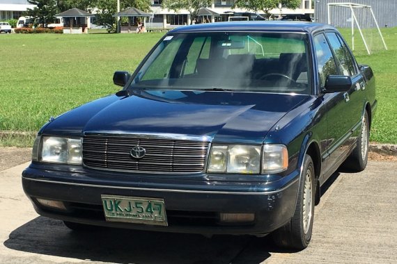 TOYOTA CROWN ROYAL SALOON 2.0