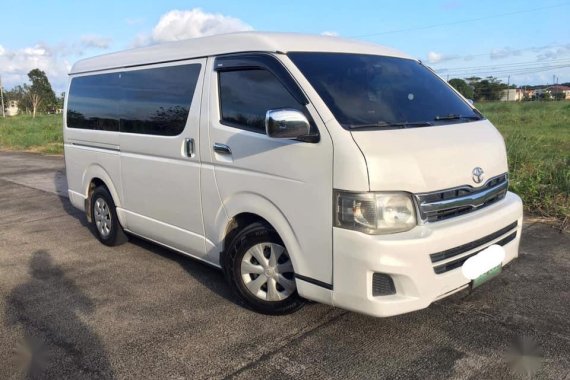 Toyota hiace 2011