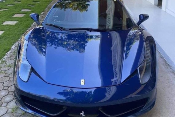 Selling Ferrari 458 2014 