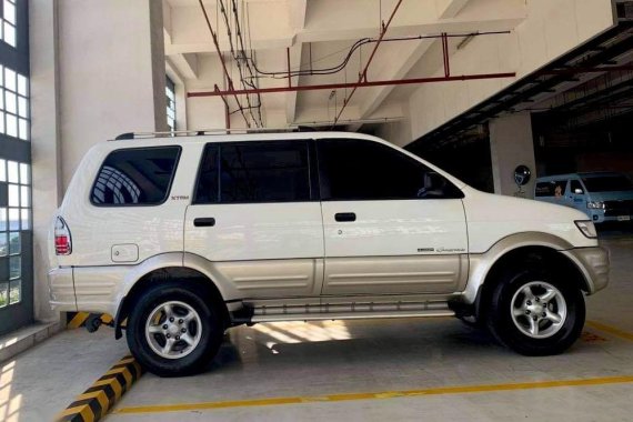  White Isuzu Crosswind 2002 for sale Automatic