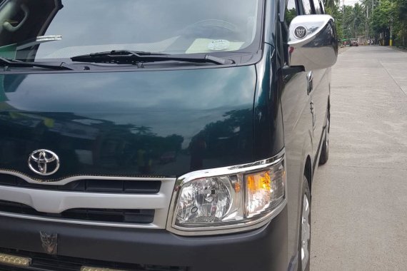 Toyota Hiace Commuter Van 2013 for Sale - M/T