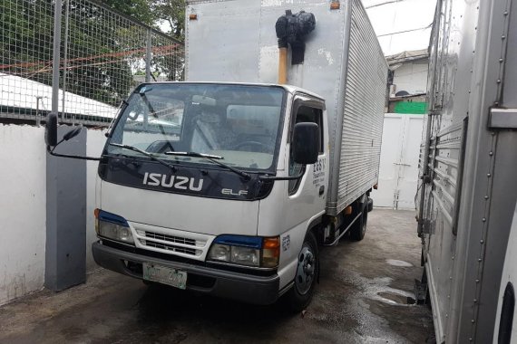  White Isuzu Elf 2003 for sale in Manual