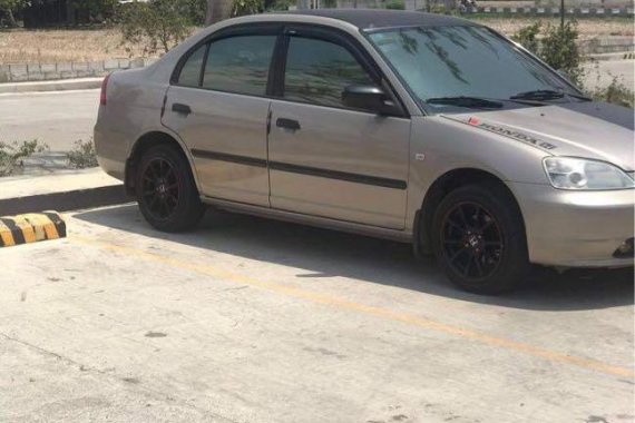 Silver Honda Civic 2001