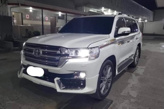 Pearl White Toyota Land Cruiser 2020 