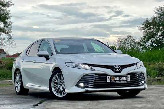 White Toyota Camry 2019 for sale Automatic