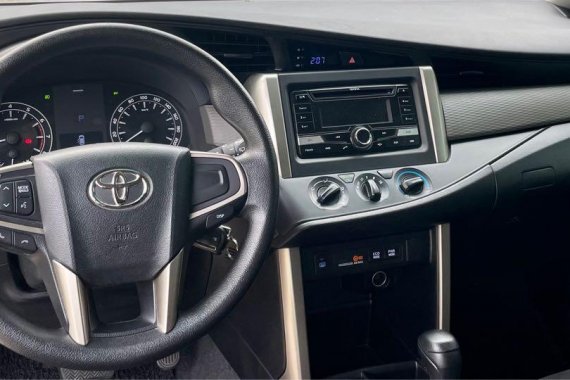 Selling Toyota Innova 2017