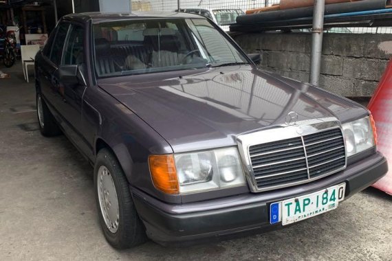 Mercedes-Benz W124 1987