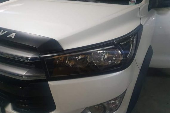 Pearl White Toyota Innova 2018