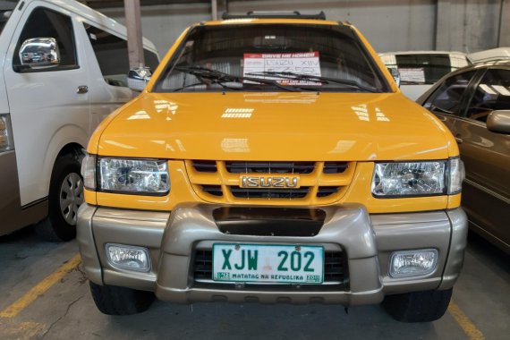 Selling used Yellow 2004 Isuzu Xuv SUV / Crossover by trusted seller