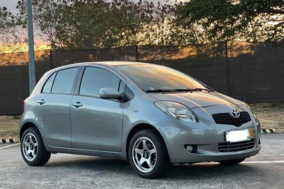 Selling Toyota Yaris 2008