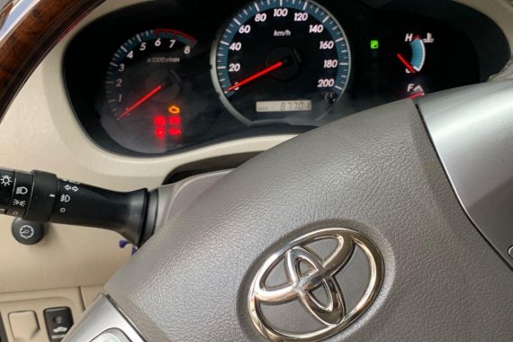 Selling Toyota Innova 2012