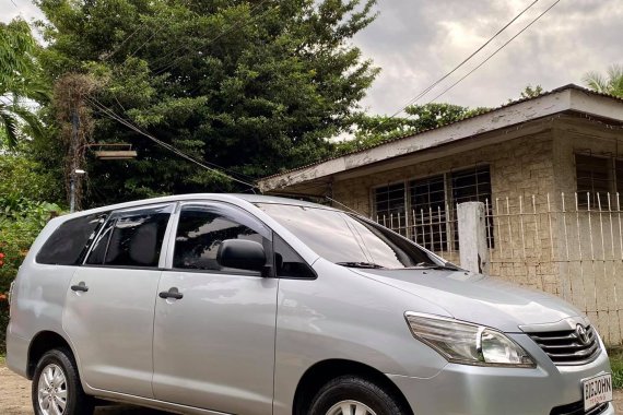 TOYOTA INNOVA 2.8 E AUTOMATIC - - 2012 MODEL (DIESEL) 🚩