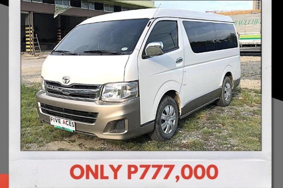 Selling White Toyota Hiace 2013