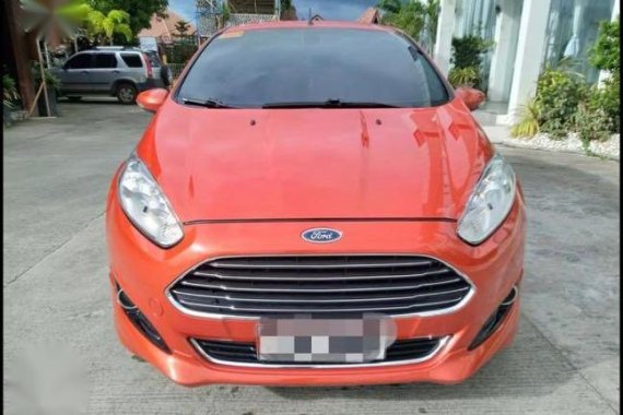Selling 2014 Ford Fiesta 