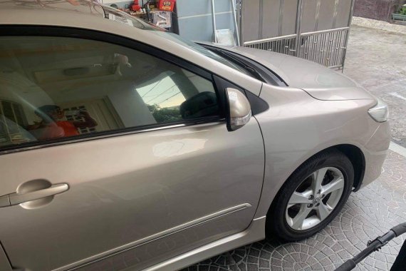 Selling Toyota Corolla Altis 2011 