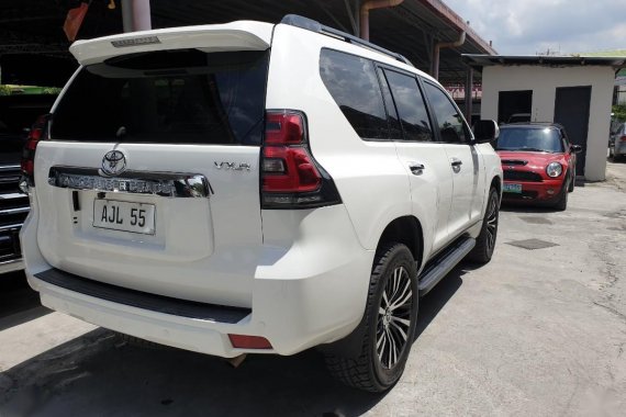 Selling White Toyota Prado 2010