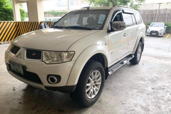 Pearl White Mitsubishi Montero 2013 