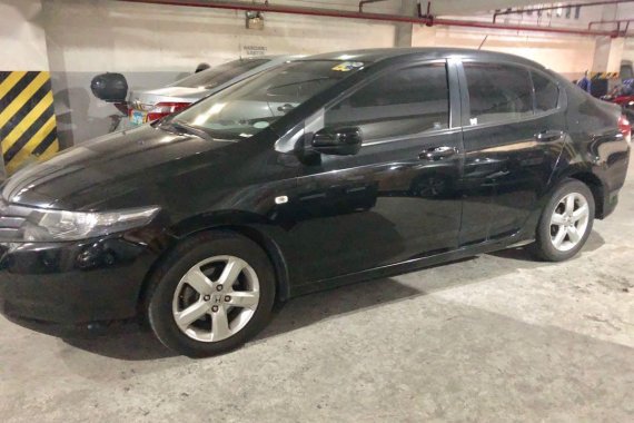 Selling 2010 Honda City