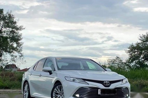 Sell White 2017 Toyota Camry 