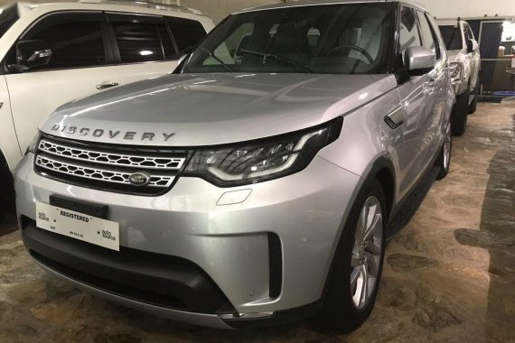 Silver Land Rover Discovery 2021