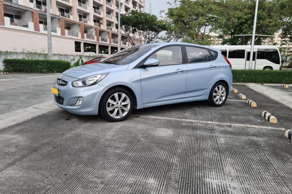 Selling Sky blue 2013 Hyundai Accent 1.6 CRDi AT