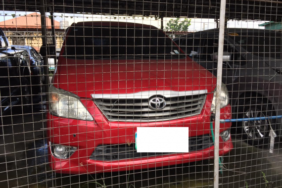 Second-hand Red Toyota Innova G M/T 2014 Diesel For Sale