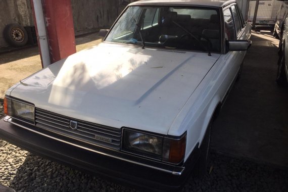 FOR SALE!!! White 1990 Toyota Cressida Sedan for cheap price