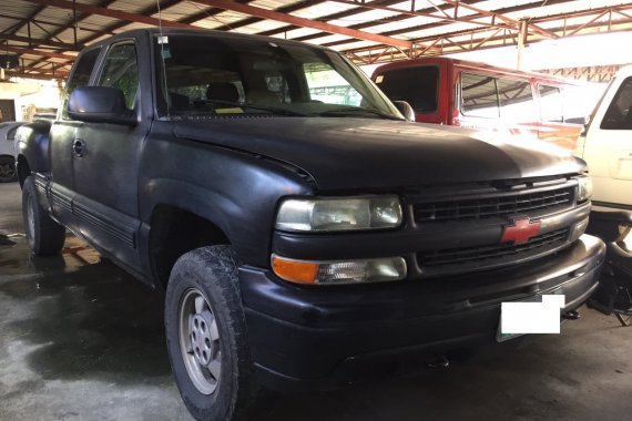 Selling used Black 2005 Chevrolet Silverado Pickup by trusted seller