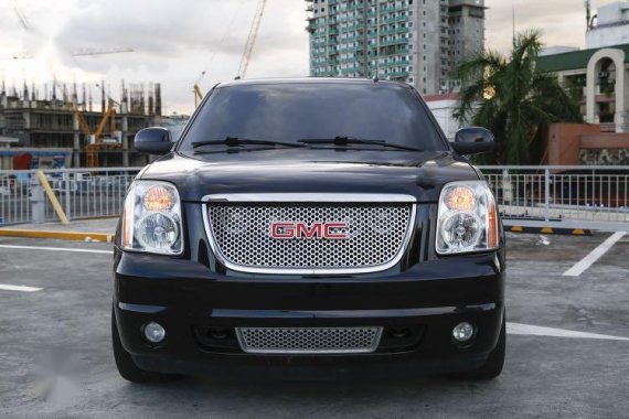 Selling GMC Yukon XL 2010