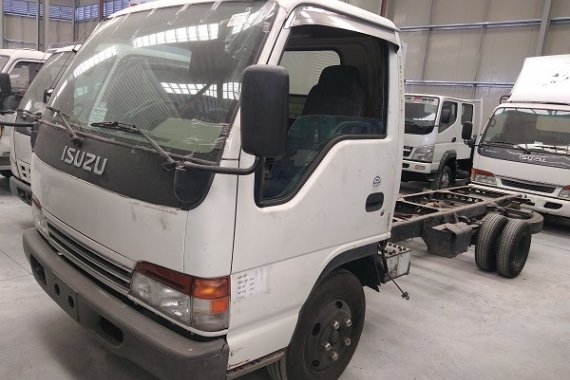 ISUZU ELF Cat Eye Cab & Chassis