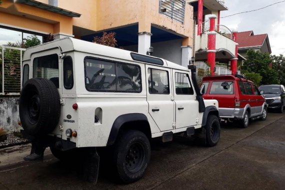 Selling Land Rover Defender 1982