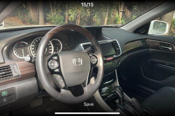 Selling Pearl White Honda Accord 2017