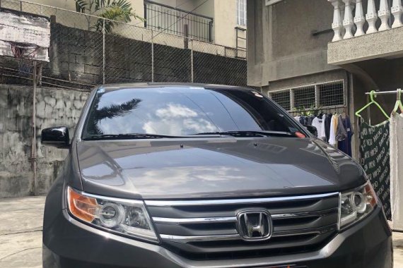 Selling Honda Odyssey 2012