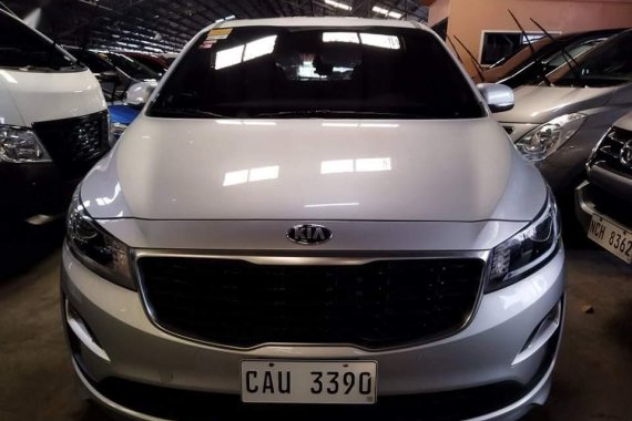 White Kia Grand Carnival 2020 for sale in Automatic