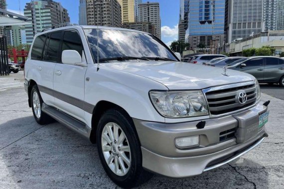 Sell White 2005 Toyota Land Cruiser in San Juan