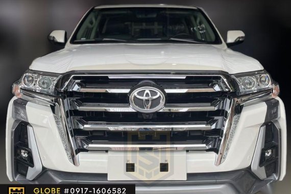 Selling White Toyota Land Cruiser 2021 in Makati