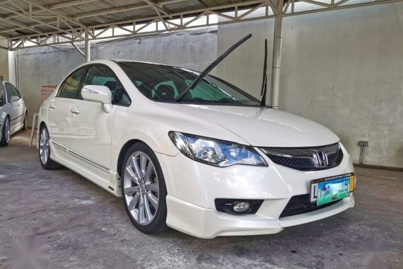 Pearl White Honda Civic 2009 for sale in Las Pinas