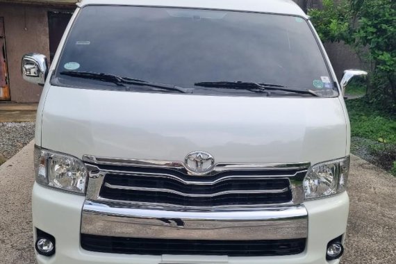 Sell White 2015 Toyota Hiace Super Grandia in Malabon