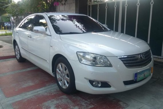 White Toyota Camry 2006 for sale in Quezon City
