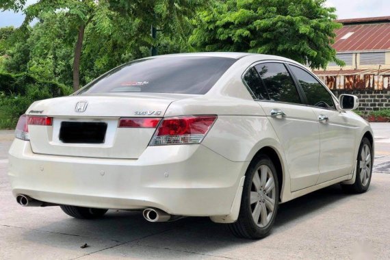 Selling White Honda Accord 2008 in Makati