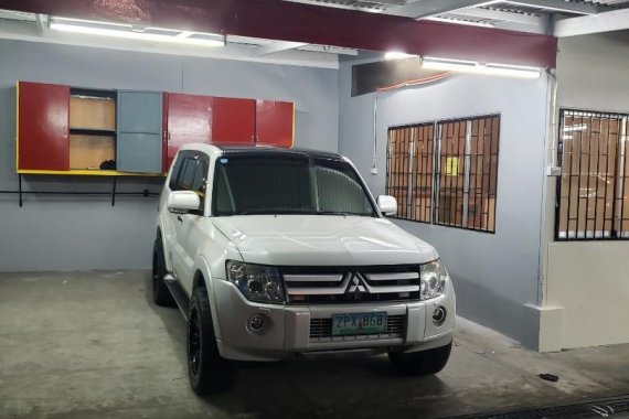 Selling White Mitsubishi Pajero 2008 in Quezon